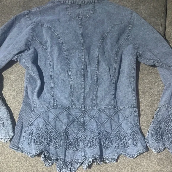 Large 100% Cotton Blue Denim Button-Up Shirt Boho tribal vibes super cute - Picture 16 of 17